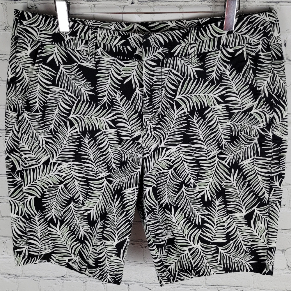 GAP | Khakis New City 9" Bermuda palm print shorts